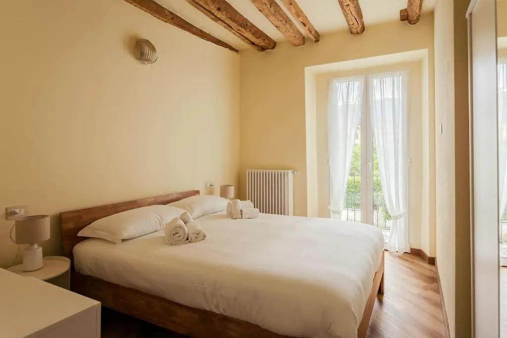 Casa Regina Margherita - Lussuoso Appartamento Vista Lago Con Parcheggio E Aria Condizionata Carate Urio 0*,
